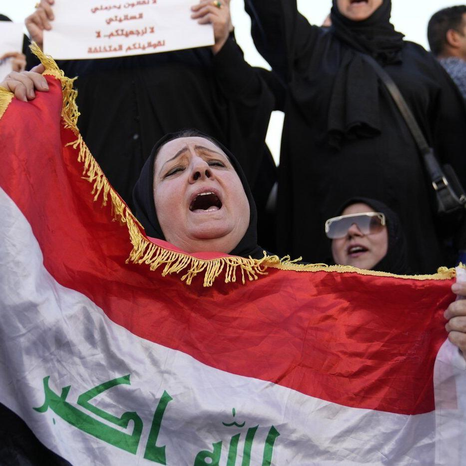 Iraqi lawmakers pass a bill that critics say legalizes child marriage